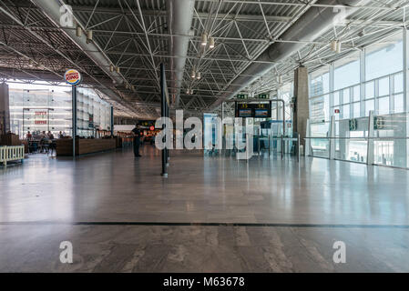 Puerto del Rosario, Fuerteventura, Kanarische Inseln, Spanien - 18. Februar 2018: Boarding gates am Flughafen Fuerteventura Stockfoto