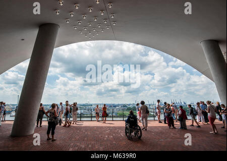 Aussichtsplattform Plaza der Elbphilharmonie Stockfoto