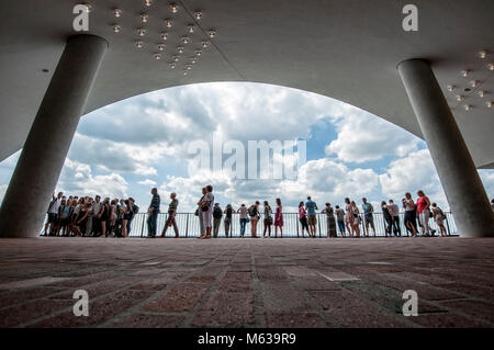 Aussichtsplattform Plaza der Elbphilharmonie Stockfoto