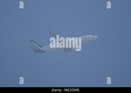 CHIANG MAI, THAILAND - 23. FEBRUAR 2018: 9-V-MGD Boeing 737-800 von Silkair, nehmen Sie vom Flughafen Chiangmai nach Singapur. Stockfoto