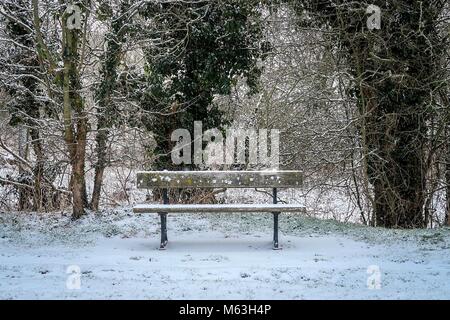 Sawbridgeworth, Hertfordshire, Großbritannien. 28 Feb, 2018. Schnee landet in Sawbridgeworth - England - Hertfordshire - Sawbridgeworth - Fluss Stort - 20180228 - Fotograf Credit: Brian Duffy/Alamy leben Nachrichten Stockfoto