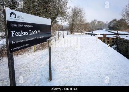 Sawbridgeworth, Hertfordshire, Großbritannien. 28 Feb, 2018. Schnee landet in Sawbridgeworth - England - Hertfordshire - Sawbridgeworth - Fluss Stort - 20180228 - Fotograf Credit: Brian Duffy/Alamy leben Nachrichten Stockfoto