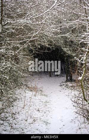 Sawbridgeworth, Hertfordshire, Großbritannien. 28 Feb, 2018. Schnee landet in Sawbridgeworth - England - Hertfordshire - Sawbridgeworth - Fluss Stort - 20180228 - Fotograf Credit: Brian Duffy/Alamy leben Nachrichten Stockfoto