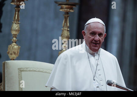 Vatikan, Vatikan. 28 Feb, 2018. Der Staat der Vatikanstadt (Heiliger Stuhl) Papst Franziskus während seiner Generalaudienz im Vatikan Credit: Evandro Inetti/ZUMA Draht/Alamy leben Nachrichten Stockfoto
