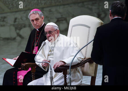 Vatikan, Vatikan. 28 Feb, 2018. Der Staat der Vatikanstadt (Heiliger Stuhl) Papst Franziskus während seiner Generalaudienz im Vatikan Credit: Evandro Inetti/ZUMA Draht/Alamy leben Nachrichten Stockfoto
