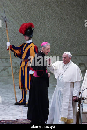 Vatikan, Vatikan. 28 Feb, 2018. Der Staat der Vatikanstadt (Heiliger Stuhl) Papst Franziskus während seiner Generalaudienz im Vatikan Credit: Evandro Inetti/ZUMA Draht/Alamy leben Nachrichten Stockfoto