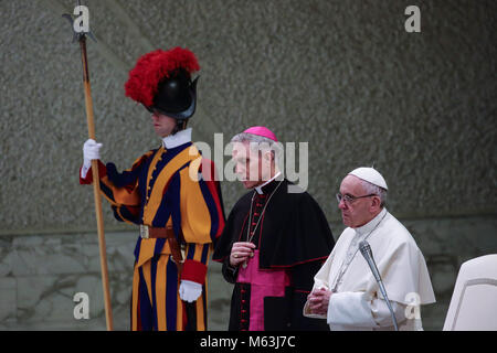 Vatikan, Vatikan. 28 Feb, 2018. Der Staat der Vatikanstadt (Heiliger Stuhl) Papst Franziskus während seiner Generalaudienz im Vatikan Credit: Evandro Inetti/ZUMA Draht/Alamy leben Nachrichten Stockfoto