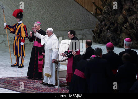 Vatikan, Vatikan. 28 Feb, 2018. Der Staat der Vatikanstadt (Heiliger Stuhl) Papst Franziskus während seiner Generalaudienz im Vatikan Credit: Evandro Inetti/ZUMA Draht/Alamy leben Nachrichten Stockfoto
