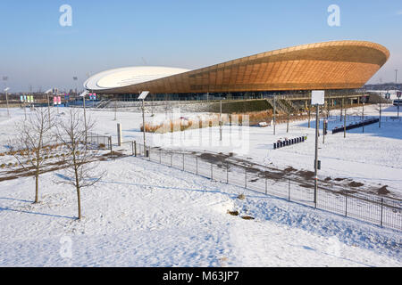 Lee Valley VeloPark im Queen Elizabeth Olympic Park im Schnee, London, England, Vereinigtes Königreich, Großbritannien Stockfoto