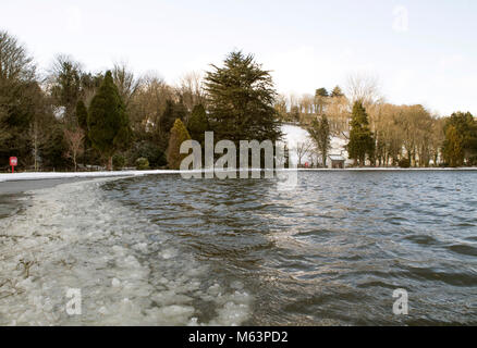 Cornwall, UK. 28. Februar, 2018. Bittere Winde Start in Helston See Credit Freeze: Bob Sharples/Alamy leben Nachrichten Stockfoto