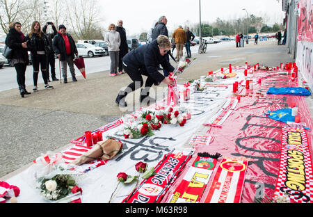 Gijon, Spanien. 28. Februar, 2018. Begräbnis für ehemalige Fußballspieler Enrique Castro Quini in Gijon, Spanien Mittwoch, 28.02.2018. Credit: Gtres Información más Comuniación auf Linie, S.L./Alamy leben Nachrichten Stockfoto