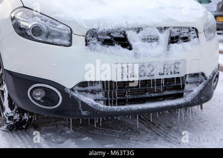 Leeds, Großbritannien. 28. Februar, 2018. Das Einfrieren der Arktis Wetter genannt das Tier aus dem Osten bringt Schnee und schlechtes Wetter nach Leeds, UK Credit: Mint Fotografie/Alamy leben Nachrichten Stockfoto