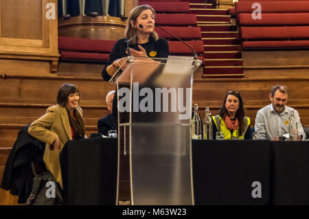 London, Großbritannien. 28. Februar 2018. Sally Hunt UCU Allgemeine Secretaryspeaks am UCU zentrale Halle Rally am Ende des März am fünften Tag von ihren Streik zu erhalten die Hochschulen mit Ihnen über Renten und Zahlen zu sprechen. Studiengebühren sind drastisch angestiegen, aber Universität Lehrer zahlen stagniert hat, mit einer steigenden Menge an die Lehre von den in Teil gemacht wird, oder Null Stunden Verträge. Credit: Peter Marschall/Alamy leben Nachrichten Stockfoto