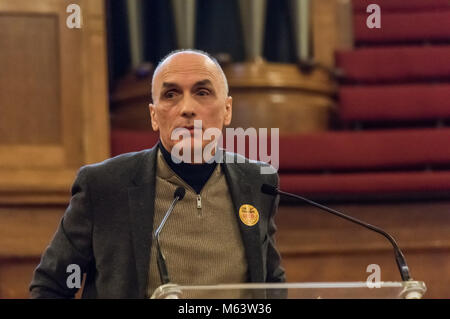 London, Großbritannien. 28. Februar 2018. Chris Williamson MP spricht an der UCU zentrale Halle Rally am Ende des März am fünften Tag von ihren Streik zu erhalten die Hochschulen mit Ihnen über Renten und Zahlen zu sprechen. Studiengebühren sind drastisch angestiegen, aber Universität Lehrer zahlen stagniert hat, mit einer steigenden Menge an die Lehre von den in Teil gemacht wird, oder Null Stunden Verträge. Credit: Peter Marschall/Alamy leben Nachrichten Stockfoto