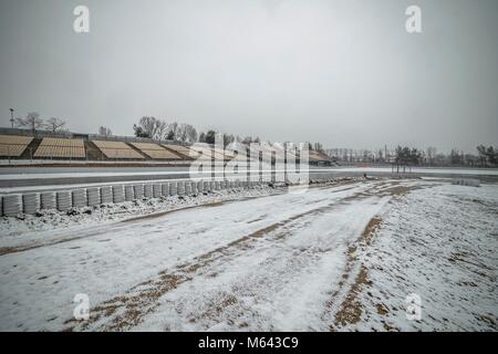 Barcelona, Spanien. 28. Februar, 2018: Die Sitzung starten Ist aufgrund widriger Wetterbedingungen am Tag 3 der Formel-1-Prüfung am Circuit de Catalunya Kredit verzögert: Matthias Oesterle/Alamy leben Nachrichten Stockfoto