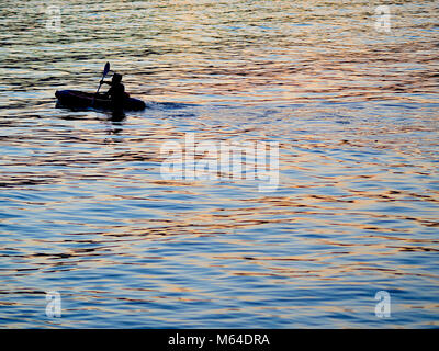 Segeln in der Dämmerung, Rio De Janeiro Stockfoto