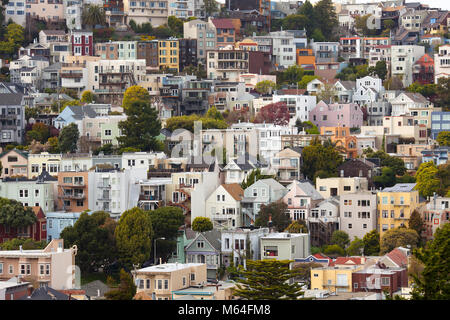 Häuser auf Twin Peaks Nachbarschaft, San Francisco, Kalifornien, USA Stockfoto