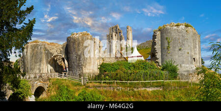 Mittelalterliche Corfe Castle halten bei Sonnenaufgang, von Wilhelm dem Eroberer, Dorset England 1086 gebaut Stockfoto