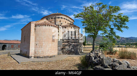 Bild und Bild des Byzantinischen romanische Kirche Santa Sabina in Santa Sabina Nuraghischen archäologische Stätte, Mittlere Bronzezeit, Silanus, Sardi Stockfoto