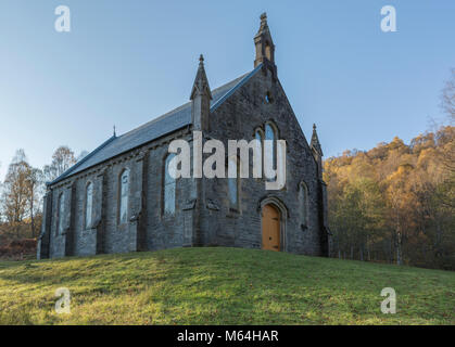 Stillgelegte Gebäude der Kirche an, in der Nähe von Fasnakyle Tomich, Hochland, Schottland, Großbritannien. Stockfoto