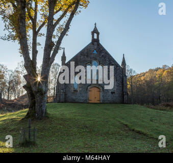 Stillgelegte Gebäude der Kirche an, in der Nähe von Fasnakyle Tomich, Hochland, Schottland, Großbritannien. Stockfoto