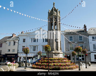 Kriegerdenkmal auf dem Marktplatz, Launceston, Cornwall Stockfoto