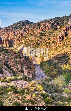 Devils Canyon in den Superstition Mountains, Gila Pinal malerische Straße, bei Sonnenuntergang, in der Nähe von Superior, Arizona, USA Stockfoto