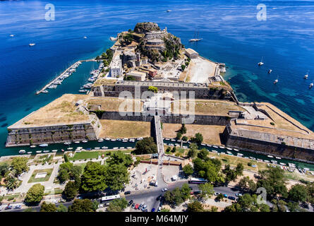 Die alte venezianische Festung in Korfu - Stadt, die Hauptstadt der Insel Korfu, Griechenland. Luftaufnahmen. Wichtige touristische Attraktion. Stockfoto