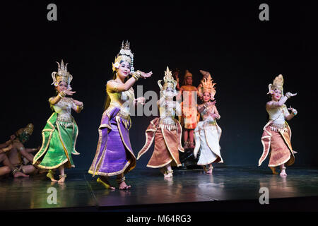 Klassische Apsara Tänzerinnen tanzen traditionelle Kambodscha, Phnom Penh, Kambodscha, Asien Stockfoto