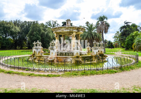 Antiken Brunnen in der Villa Doria-Pamphili in Rom Stockfoto