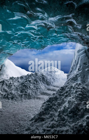 Die Crystal Cave, Breidamerkurjokull Gletscher, Island. Stockfoto