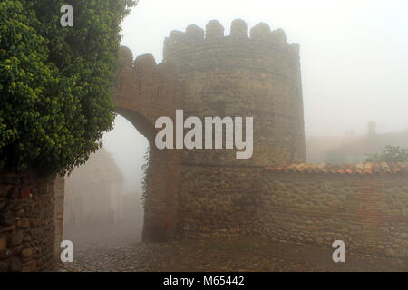 Turm und Tor der Sighnaghi Festung, Sighnaghi, der Region Kachetien, Georgien Stockfoto