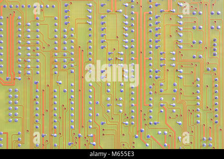 Close-up auf der Rückseite eines elektronischen Platine Stockfoto