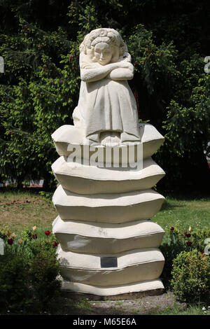 Fleur Von Elizabeth Hall Ist Eine Figurliche Skulptur Der Frau In