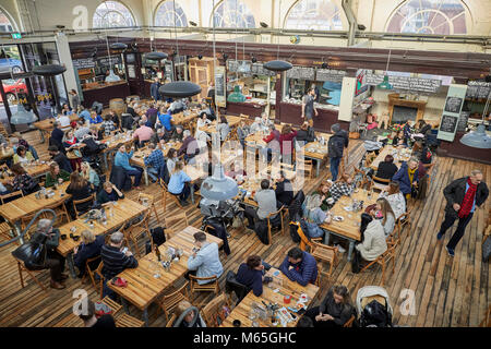 Altrincham, Cheshire, Markt & Denkmalgeschützten Markt Haus, im Zentrum der Stadt. Der Greater Manchester aufregendsten foodie Ziel Stockfoto