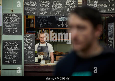 Markt Haus/Stall in der DENKMALGESCHÜTZTEN Markt Haus in Altrincham, Cheshire. Ein arbeitsreiches und spannendes Essen Ziel Stockfoto