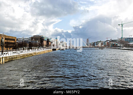 Blick auf Samuel Beckett Brücke Winter Zeit, Dublin, Irland. Tier aus dem Osten Stockfoto