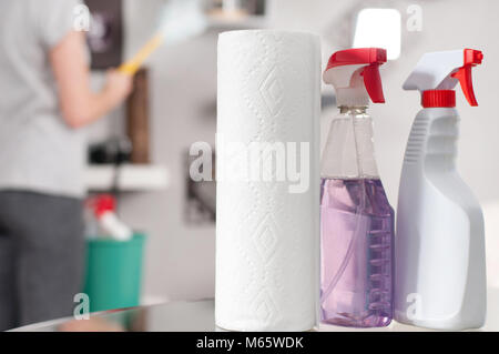 Reinigungsmittel. Professionelle Reiniger Reinigung tun Stockfoto