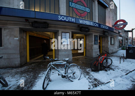 "Tier aus dem Osten' artic Wetter hits South London, als Großbritannien durch die eisigen Sibirischen winden und schwere Schneeschauer geschlagen wird. Stockfoto