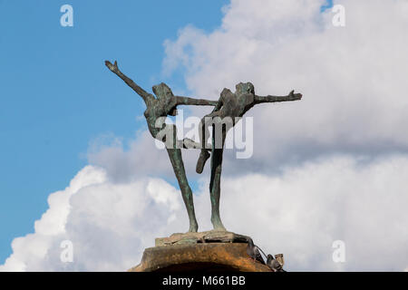 Loulé, PORTUGAL - 4. Februar 2018 - Berühmte Kreisverkehr Brunnen mit Tanz Abbildung Statuen in Loulé, Portugal. Stockfoto