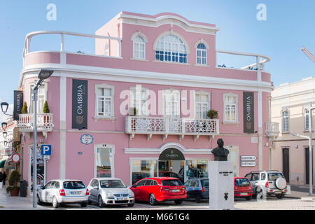 Loulé, PORTUGAL - 4 Februar, 2018 - Im freien Blick auf die typische Architektur der Stadt Loulé, Portugal. Stockfoto