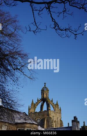 Die Krone Turm von King's College Chapel, Universität von Aberdeen. Alte schottische Universität. An einem sonnigen Wintertag. Alte Aberdeen, Großbritannien. Stockfoto