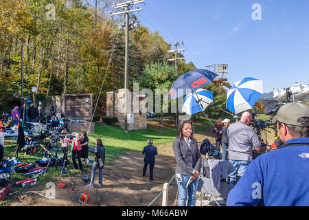 West Virginia, Appalachia Appalachia, Alderson, Bundesgefängnis für Frauen, Camp Cupcake, ländlich, Land, Land, Eingang, Front, Medienberichterstattung, Reporter, A Stockfoto