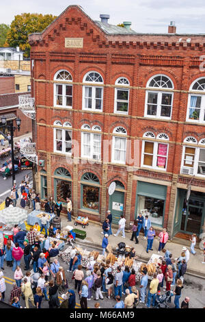 West Virginia Greenbrier County, Lewisburg, Washington Street, Geschmack unserer Städte, TOOT, Food Tasting Festival, Festivals fair, historisches Bankgebäude, WV0410 Stockfoto