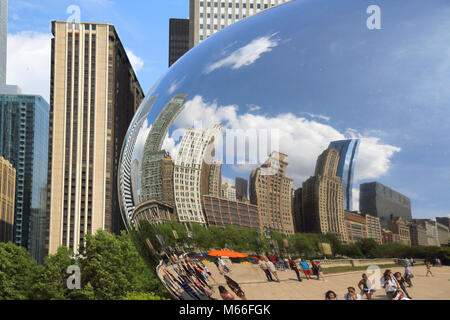 Reflexionen von der Skyline von Chicago in Chicago Bohne Illinois Stockfoto