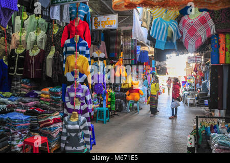 Pyin Oo Lwin, Shan Staat, Myanmar - 18. November 2014. Markt Szene. Stockfoto