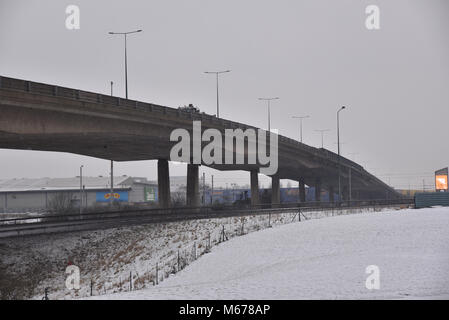 Staples Corner, London, UK. 1. März 2018. Schnee in Brent Cross und Staples Corner. Quelle: Matthew Chattle/Alamy leben Nachrichten Stockfoto