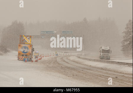 Larbert, Central Scotland. 1. März 2018. Gefährliche Fahrsituationen auf der M 9. Tier aus dem Osten. Quelle: Thomas Gorman/Alamy leben Nachrichten Stockfoto