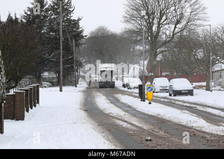 Magheralin, County Armagh, Nordirland. 01. März 2018. UK Wetter - schwere Schneeschauer hit östlichen und südlichen Gebiete in Nordirland über Nacht für sehr schwer fahren in Orte heute. Bedingungen sind zu verschlechtern, wenn Sturm Emma in späteren heute fegt. Schnee im Dorf Magheralin. Quelle: David Hunter/Alamy Leben Nachrichten. Stockfoto