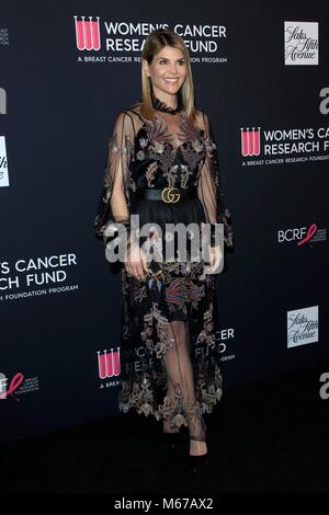 LOS ANGELES - Feb 27: Lori Loughlin auf der einen unvergesslichen Abend im Beverly Wilshire Hotel am Februar 27, 2018 in Beverly Hills, CA bei der Ankunft für eine der unvergesslichen Abend Frauen Cancer Research Fund (WCRF) Benefizgala, Beverly Wilshire Hotel, Beverly Hills, CA Februar 27., 2018. Foto von: Priscilla Grant/Everett Collection Stockfoto